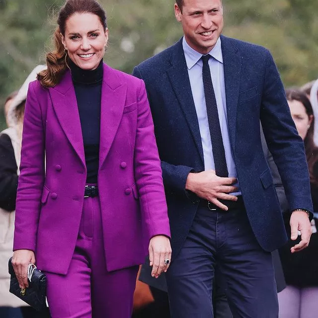 Кейт и Уильям прибыли с визитом в Северную Ирландию 💜 Подробности — по ссылаемы описании 👉🏻@hello__ru #hello_ru #hello_russia
