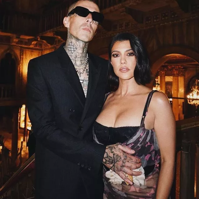 Кортни Кардашьян и Трэвис Баркер обручились 💍⠀@hello__ru #hello_ru #hello_russia