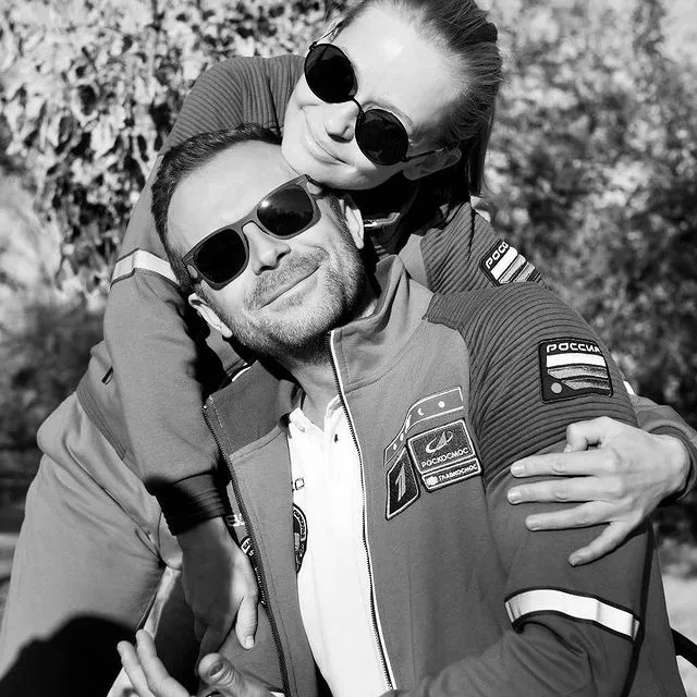 «Заново учимся ходить»: Юлия Пересильд и Клим Шипенко поделились первыми впечатлениями от полета в космос после возвращения на Землю 🚀⠀Подробности — по ссылке в описании👉🏻 @hello__ru #hello_ru #hello_russia📷: @sashagusov