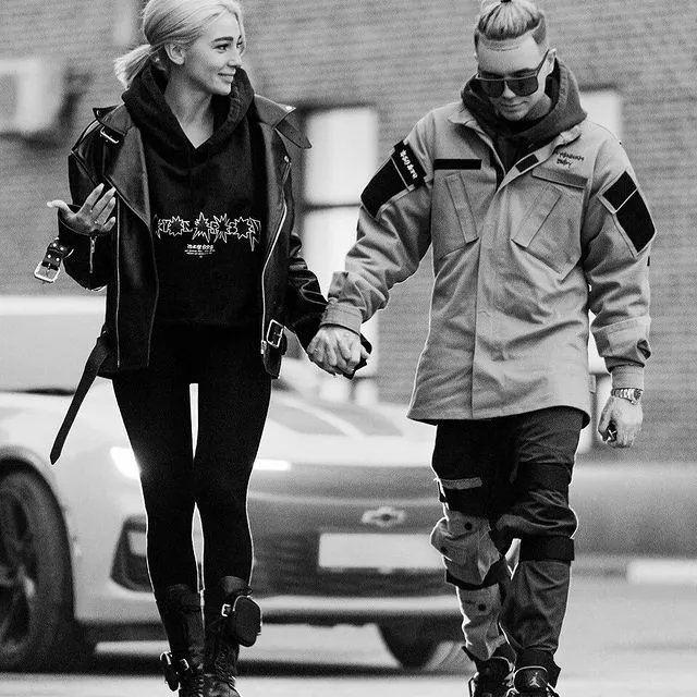 Настя Ивлеева о разводе с Элджеем: «Был период отчаяния» 💔⠀Телеведущая рассказала, как пережила расставание с мужем, и призналась, что, хоть у нее и не было депрессии, она какое-то время чувствовала себя ненужной. подробности — по ссылке в описании👉🏻 @hello__ru #hello_ru #hello_russia