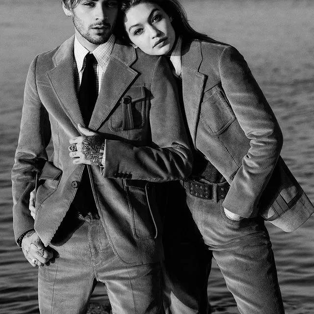 Суд официально обвинил Зейна Малика в четырех уголовных преступлениях, связанных с домашним насилием ⚡⠀Певец не стал и согласился с выдвинутыми обвинениями. Новые подробности конфликта — по ссылке в описании👉🏻 @hello__ru #hello_ru #hello_russia