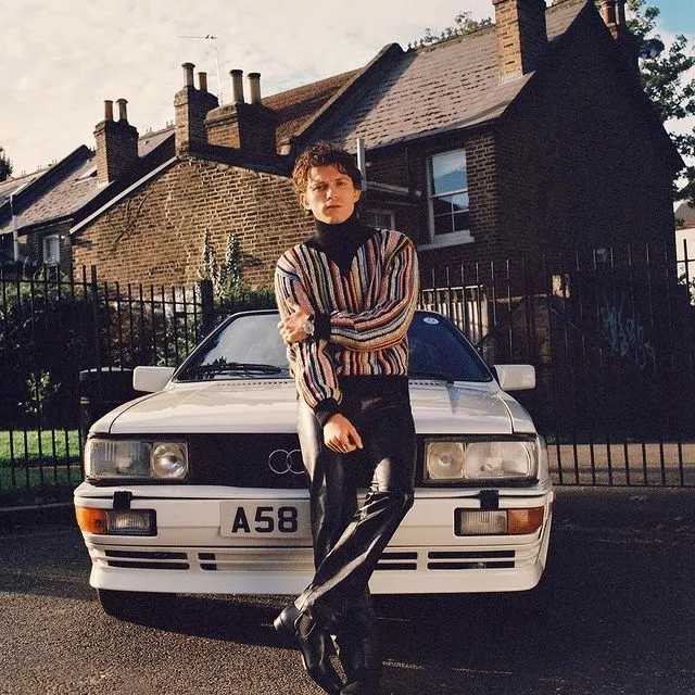 «Это не моя история. Это наша история»: Питер Паркер и его Джейн для GQ 😍⠀16 декабря, в широкий прокат выходит новый «Человек-паук: Нет пути домой». В преддверии премьеры Том Холланд и Зендая впервые прокомментировали свой роман. Читайте по ссылке в описании👉🏻 @hello__ru #hello_ru #hello_russia