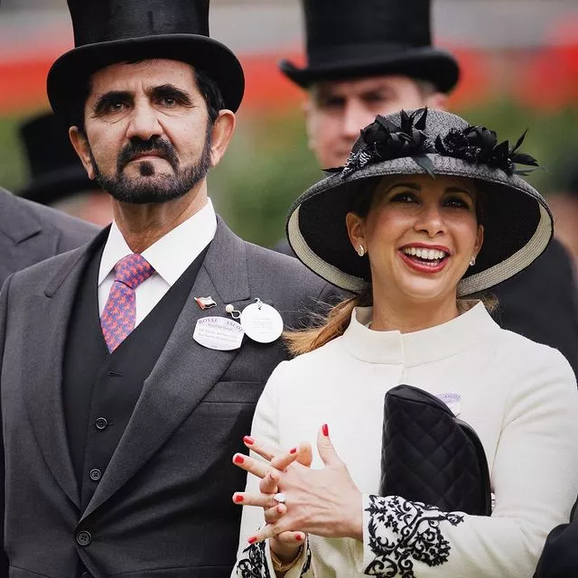 Вчера Высокий суд Лондона принял решение в пользу принцессы Хайи, сбежавшей с детьми от супруга в 2019 году, и обязал эмира Дубая заплатить 730 миллионов долларов ⚡⚡⠀О бракоразводном процессе, который уже называют самым дорогим в истории английского правосудия, читайте по ссылке в описании👉🏻 @hello__ru #hello_ru #hello_russia