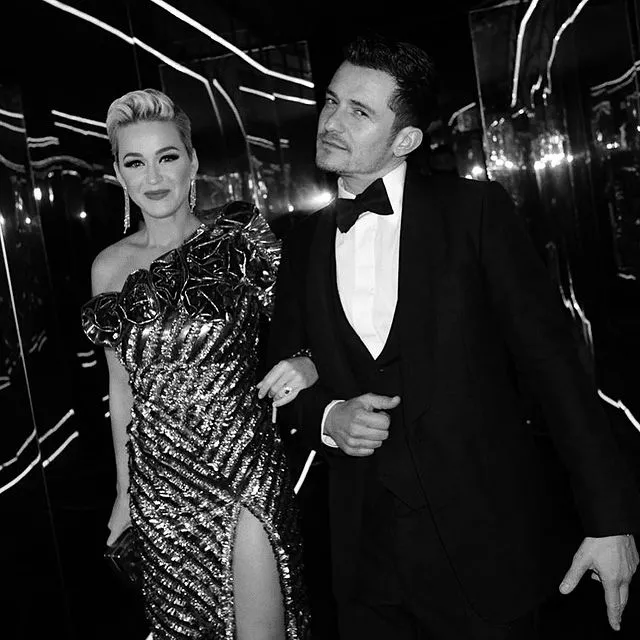 Кэти Перри поздравила Орландо Блума с днем рождения: «Самого счастливого 45-летия самому доброму, самому глубокому, самому душевному, сексуальному и сильному мужчине, которого я знаю. Спасибо за то, что ты стал моим компасом, непоколебимым якорем и приносишь радость жизни в каждую комнату, которую заходишь.Ты — любовь и свет моей жизни. Я благодарю свою счастливую звезду за тебя и нашу любимую Дэйзи Дав», — написала Кэти.⠀Присоединяемся к поздравлениям в адрес самого красивого эльфа всех времен и по совместительству мужчины с большим веслом 😅@hello__ru #hello_ru #hello_russia