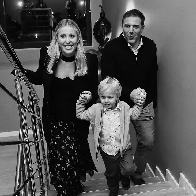 «Дядя Шнурик, ты дурак?»: Ксения Собчак и Максим Виторган ответили на слова Сергея Шнурова об их сыне.⠀Шнур презентовал вчера новую песню «Шмарафон», в которой намекает и на вину Собчак в ДТП под Сочи, и на неверность Ксении в браке с Максимом Виторганом. Подробности — по ссылке в профиле👉🏻 @hello__ru #hello_ru #hello_russia