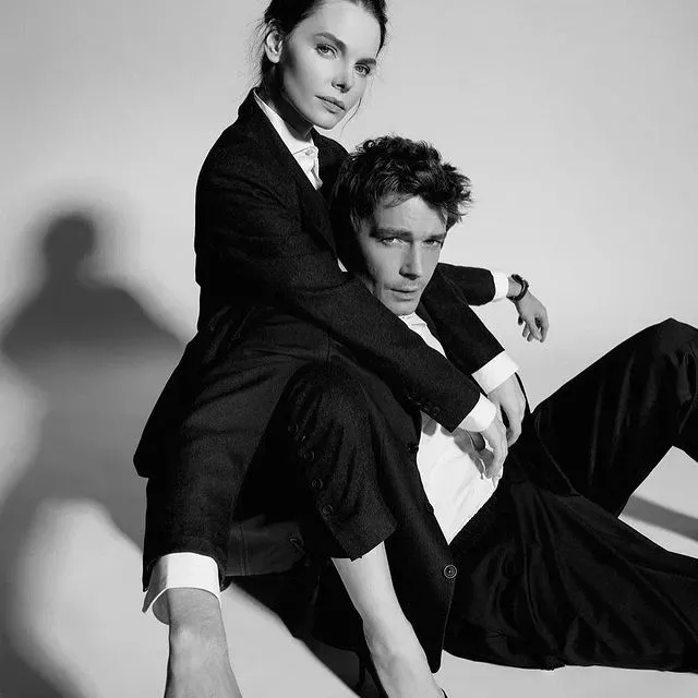 Love is: как российские и голливудские звезды отметили День Святого Валентина 💗Самые яркие валентинки и фотог к ним смотрите по ссылке в описании👉🏻@hello__ru #hello_ru #hello_russia