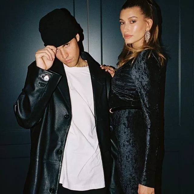 Джастин Бибер впервые рассказал о состоянии здоровья своей жены Хейли после подозрения на инсульт. Во время выступления в Денвере Джастин поделился со зрителями своими эмоциями по поводу случившегося. Больше подробностей — по ссылке в описании👉🏻 @hello__ru #hello_ru #hello_russia