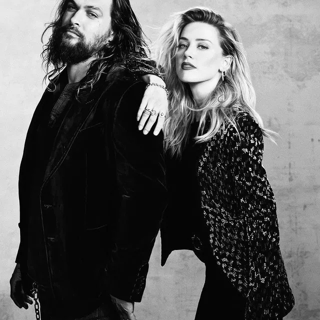 Джейсон Момоа заступился за Эмбер Херд и помог ей сохранить роль в «Аквамене 2» после того, как более четырех миллионов фанатов Джонни Деппа подписали петицию, призывающую актрису отказаться от участия в проекте. Читайте подробности по ссылке в описании👉🏻 @hello__ru #hello_ru #hello_russia