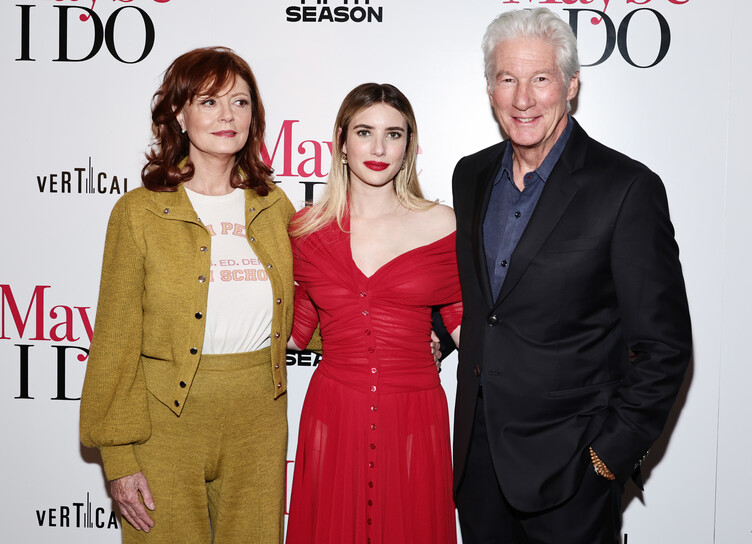 Эмма Робертс, Сьюзан Сарандон и Ричард Гир с женой на премьере комедии “Знакомство родителей” в Нью-Йорке