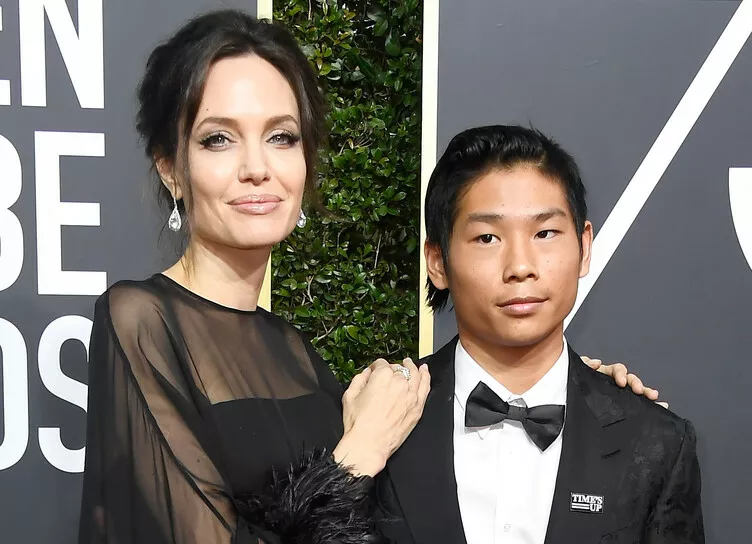 Сын Анджелины Джоли дебютировал как художник — почему он использует псевдоним