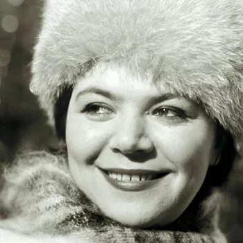 Майя Кристалинская А снег идет