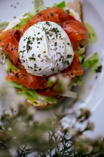 Дакос с лососем и фетой руб