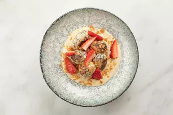 Ленивые вареники с маком личи и ягодами руб