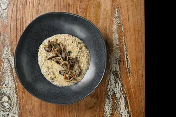 Зеленая гречка с вешенками и пармезаном руб