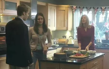 Кадр из сериала quotКоронаquot