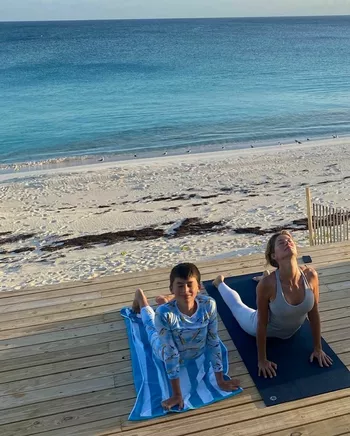 Жизель с сыном