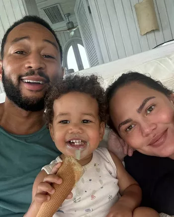 Джон и Крисси с сыном