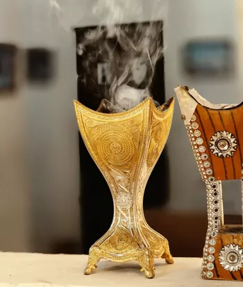 Древний арабский способ ароматизации помещений и тела
