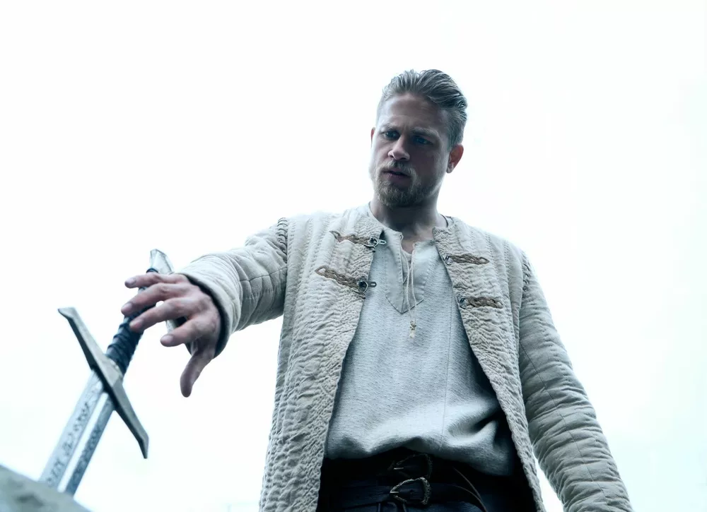 Чарли Ханнэм намекнул, что женился на возлюбленной Моргане МакНелис