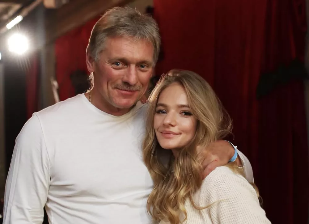 Дочь Дмитрия Пескова Елизавета обнародовала редкие кадры с братом