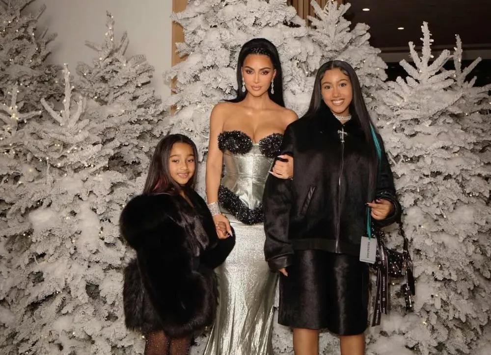 Дочь Ким Кардашьян и Канье Уэста поменяла цвет волос