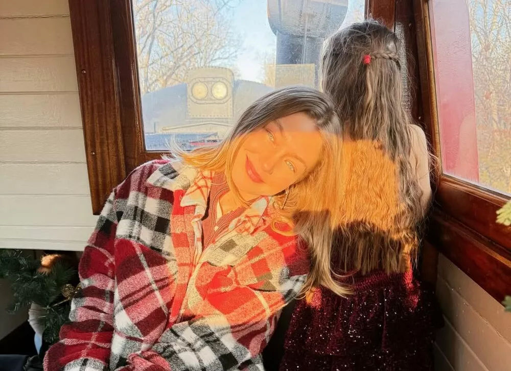 Джиджи Хадид показала фото с 5-летней дочерью 