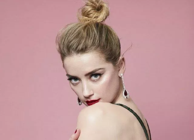 Эмбер Херд рассказала, как развод с Джонни Деппом сломал ей жизнь