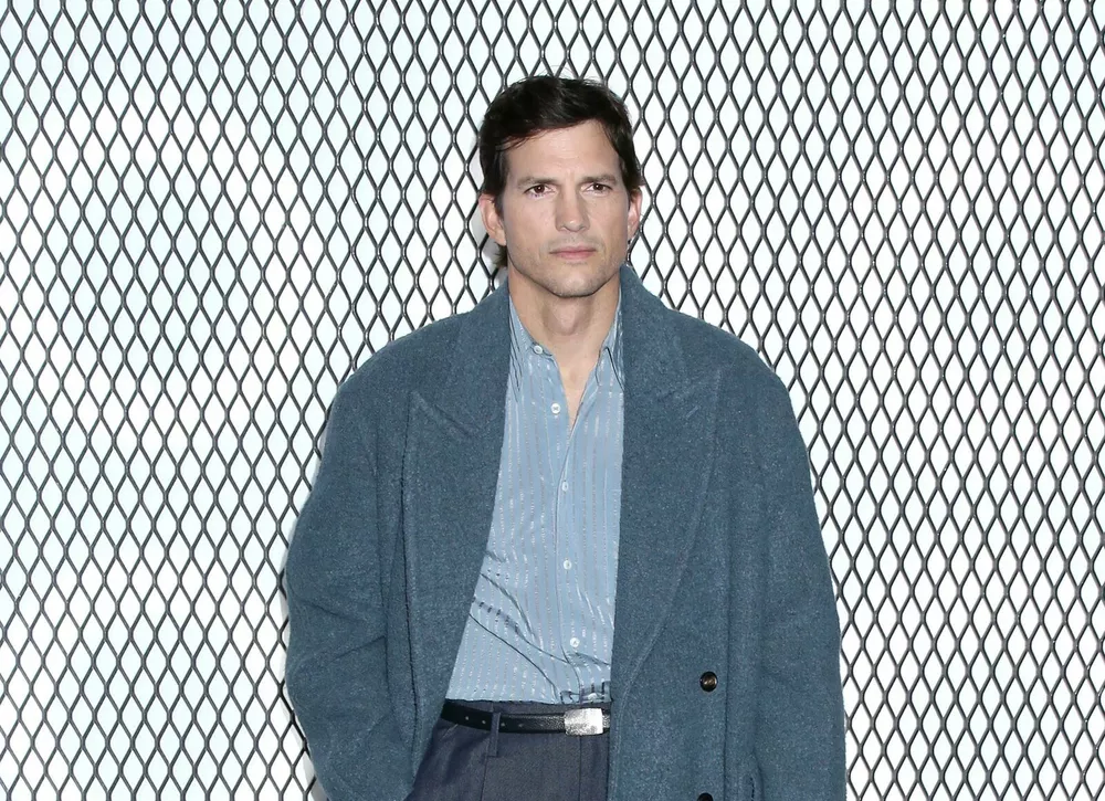 Эштон Кутчер признался, что его уволили из Gucci за лишний вес 