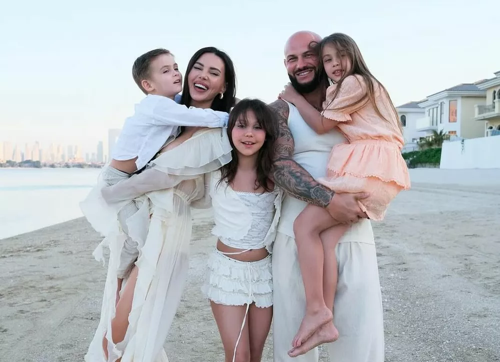 Если я поживу с папой еще полгода, я просто не выдержу: Оксана Самойлова о реакции дочери на развод с Джиганом