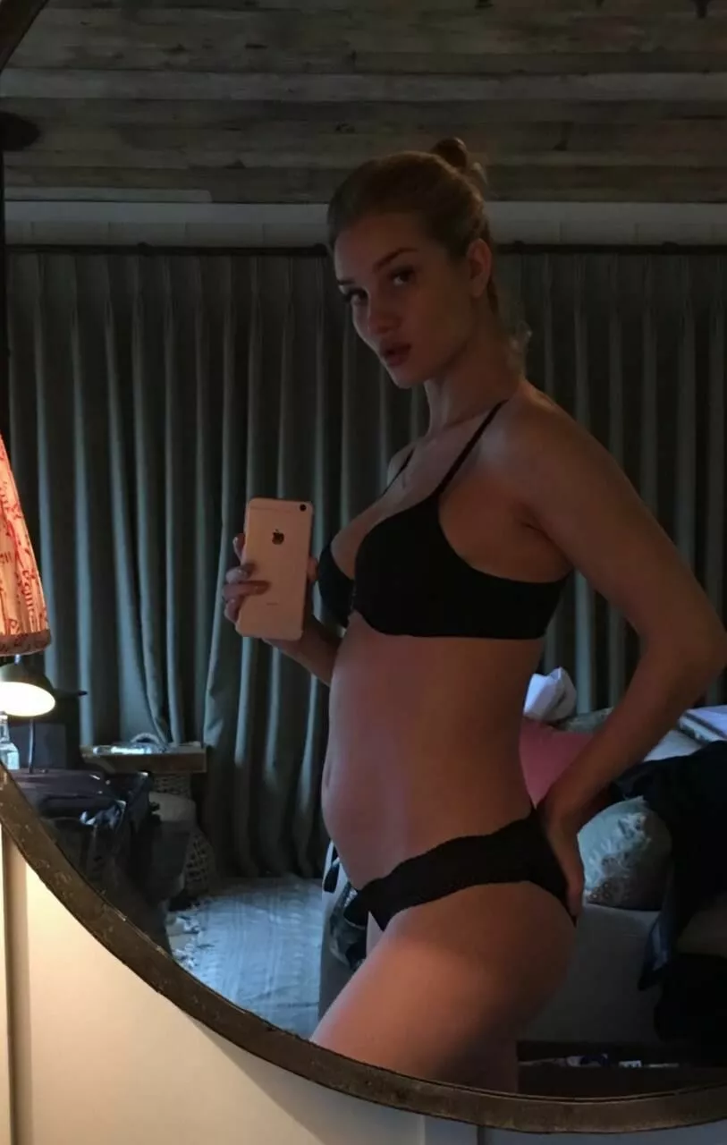 Рози Хантингтон-Уайтли