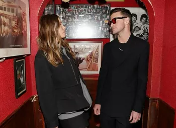 Джессика Бил