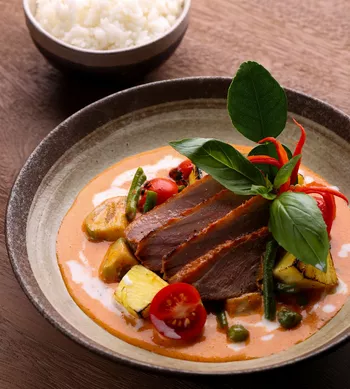 Красное карри с уткой