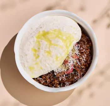 Гречка с томленым языком, яйцом пашот и пармезаном