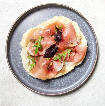 Роти с томатами и пармой