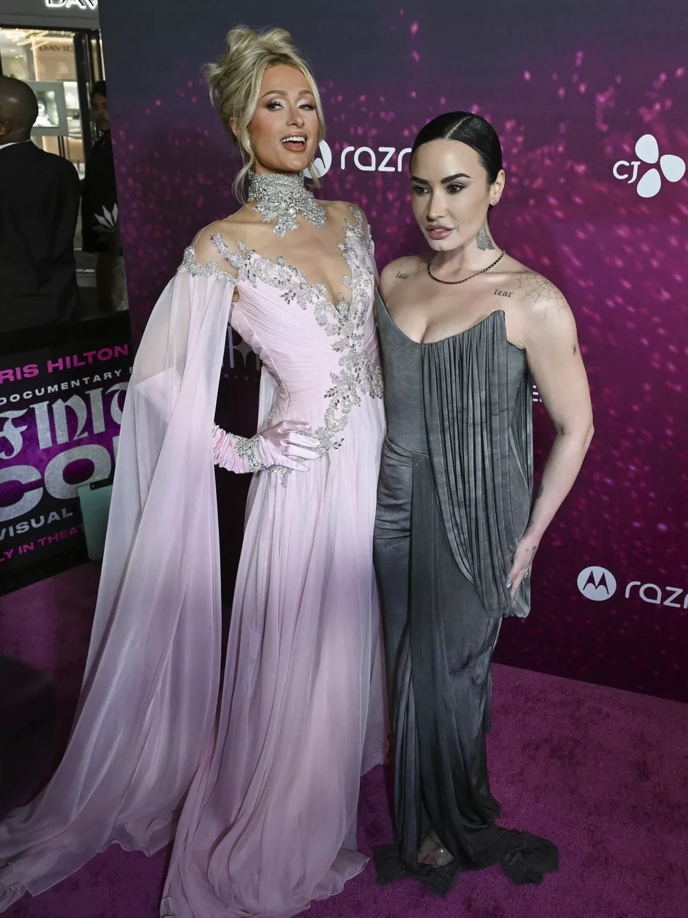 Пэрис Хилтон и Деми Ловато