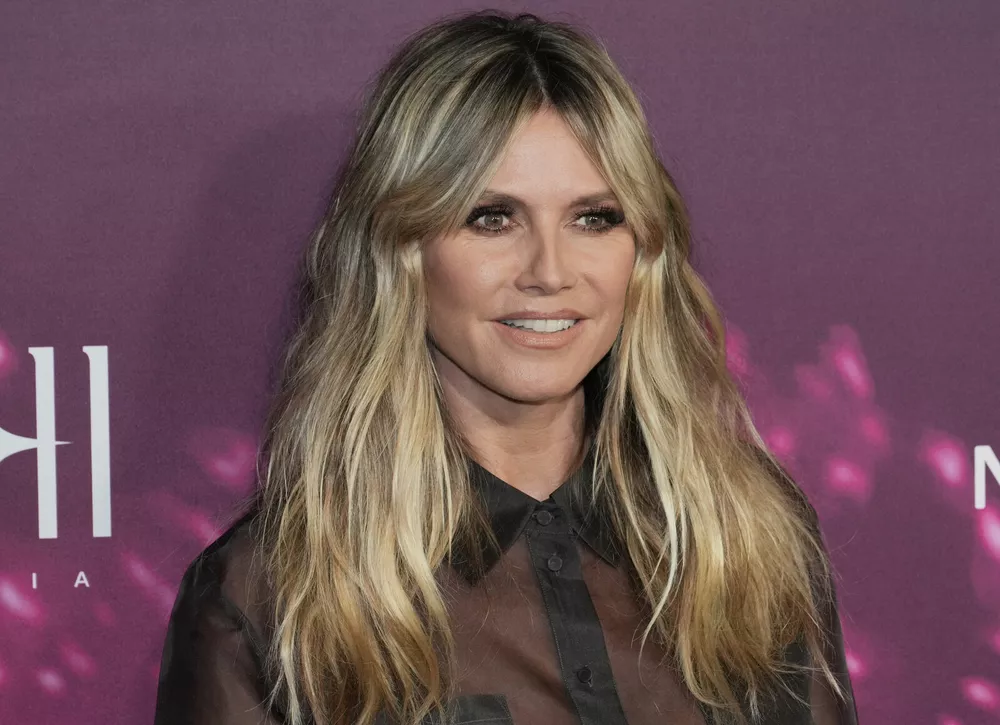 Хайди Клум, София Вергара, Деми Ловато и другие на мировой премьере докфильма о Пэрис Хилтон