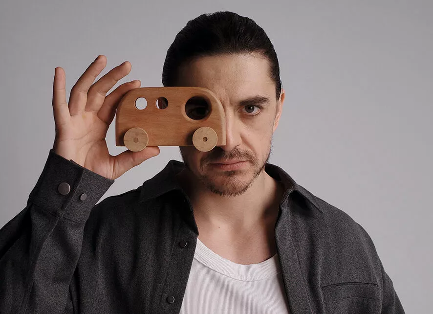 Константин Плотников: "Я работал курьером, таксистом, дворником и уборщиком"