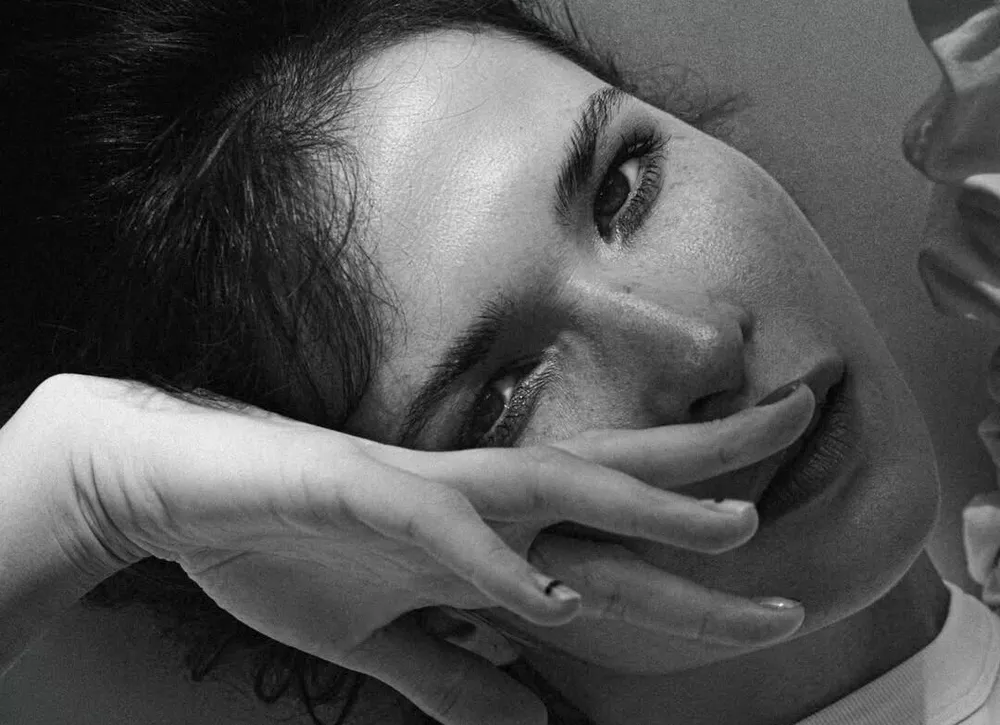 Лукерья Ильяшенко о подвигах ради искусства, дружбе вне съемочной площадки и главном разочаровании за 12 лет актерства