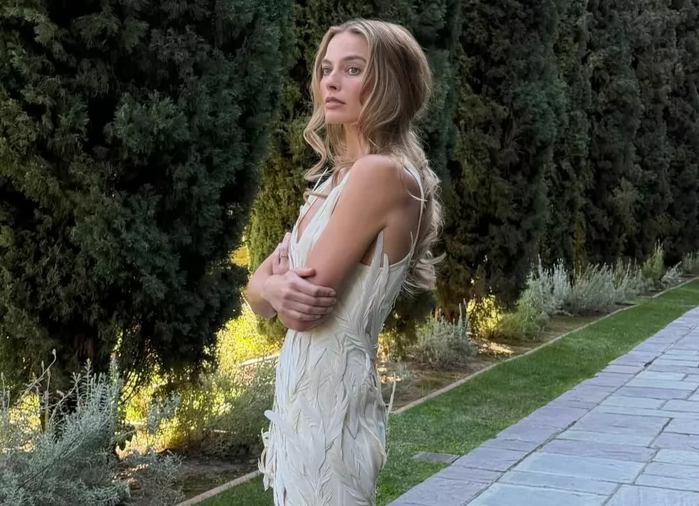 Марго Робби стала лицом модного бренда Виктории Бекхэм 