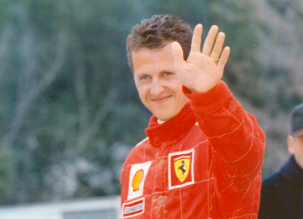 Михаэль Шумахер впервые за 12 лет смог встать с постели 