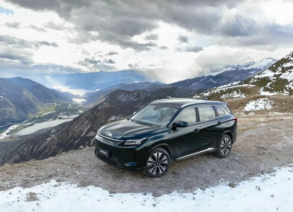 Особый Geely, проходимый Evolute, новый Soueast, безопасный Exeed, дружелюбный Jaecoo – главные события в мире авто