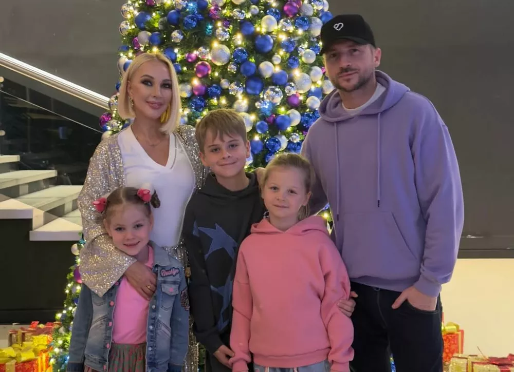 Сергей Лазарев и Лера Кудрявцева сводили детей на елку в Дубае