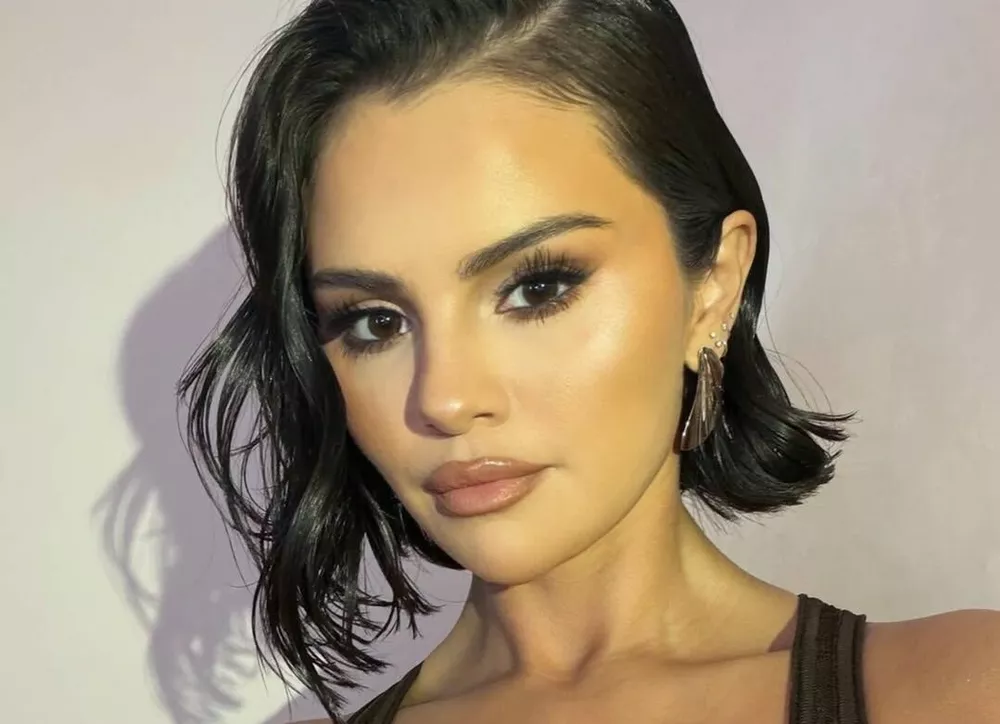 Сияющий макияж суперзвезды на примере Селены Гомес