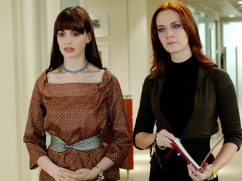 Энн Хэтэуэй и Эмили Блант