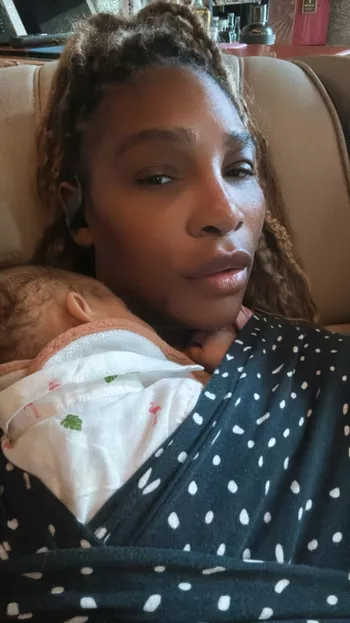Серена с новрожденной Адирой