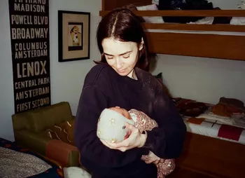 Лили Коллинз