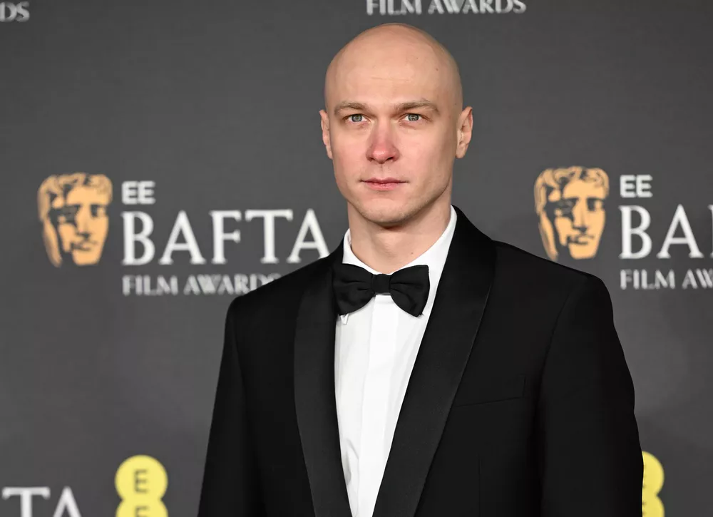 Юра Борисов, Деми Мур, Памела Андерсон и другие: красная дорожка премии BAFTA 2025