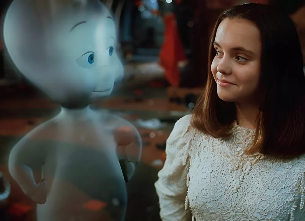 Домовые, привидения и говорящие коты: сказочные персонажи из кино, которые могут жить у вас дома