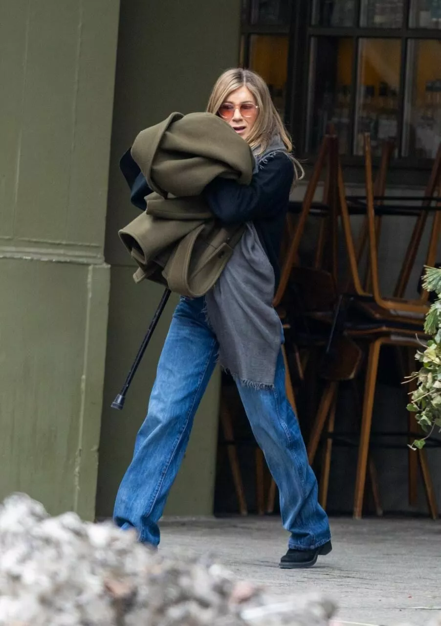 Дженнифер Энистон