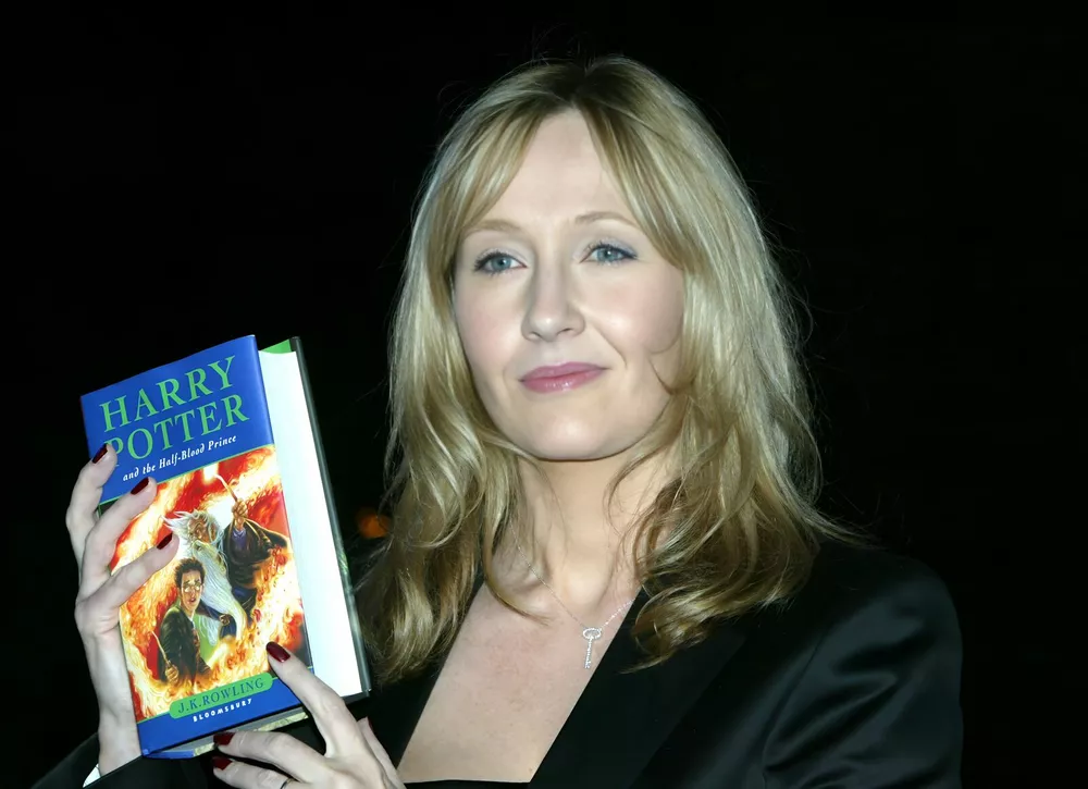 Джоан Роулинг ответила на обвинения в связях с Джеффри Эпштейном 